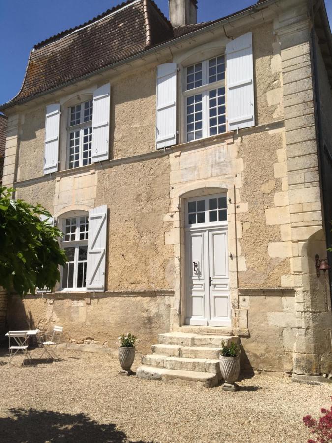 Le Petit Logis Acomodação com café da manhã Rouillac  Exterior foto
